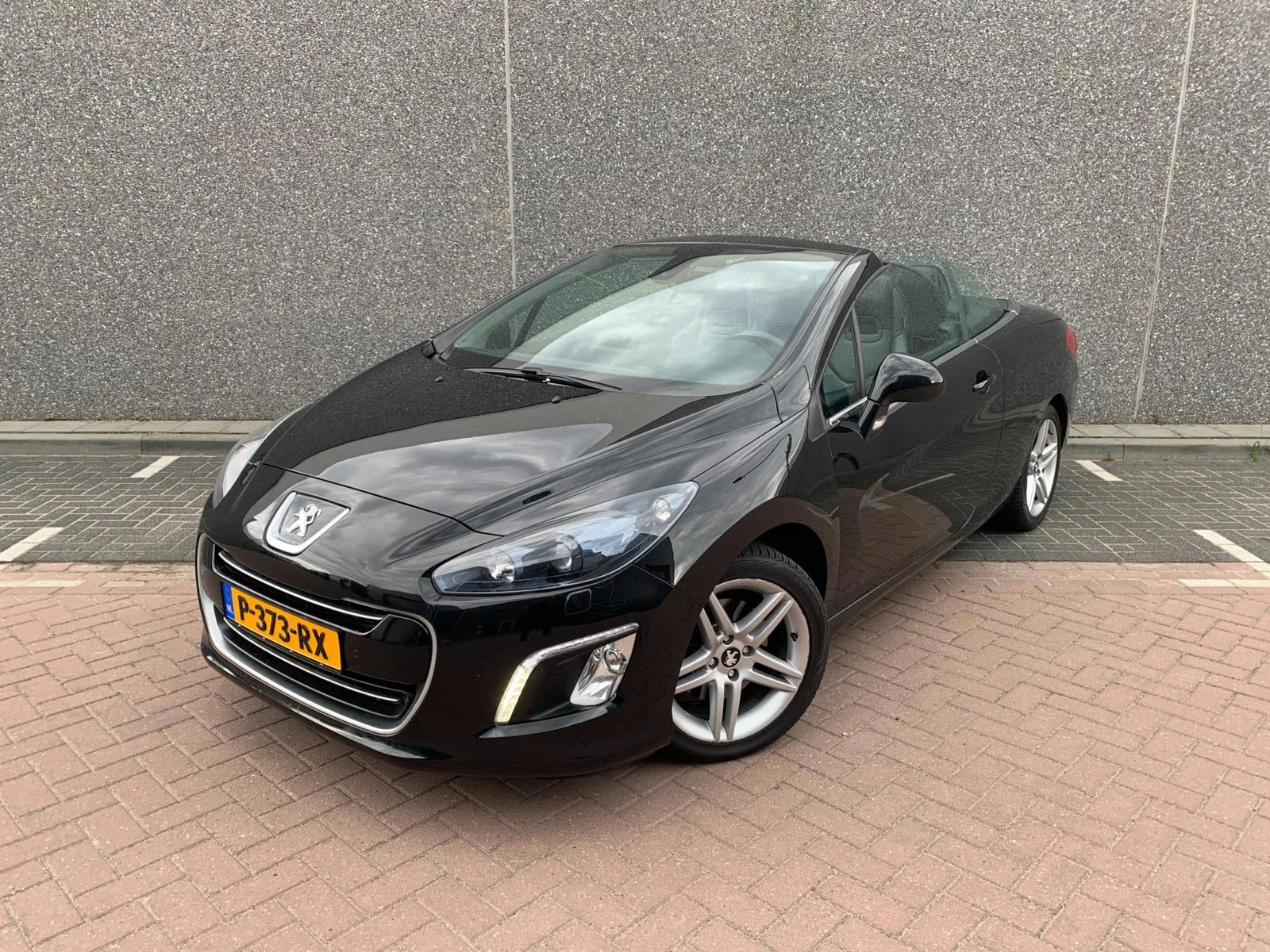 Peugeot 308 (2011) — foto 1