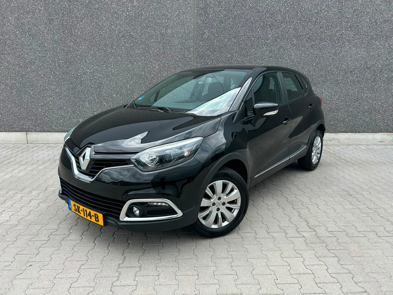 Renault Captur (2017) — foto 1