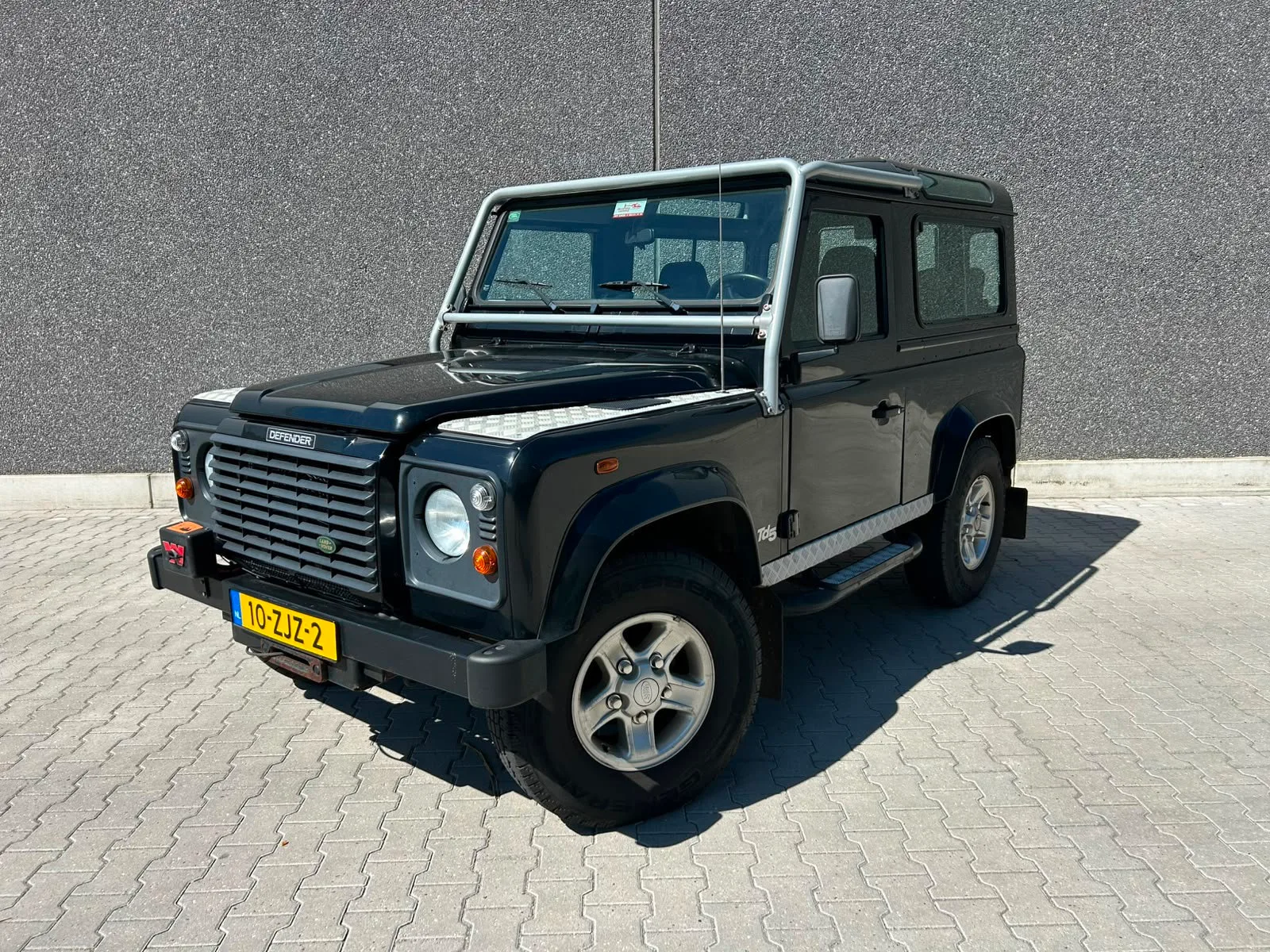 Land Rover Defender (2003) — foto 1