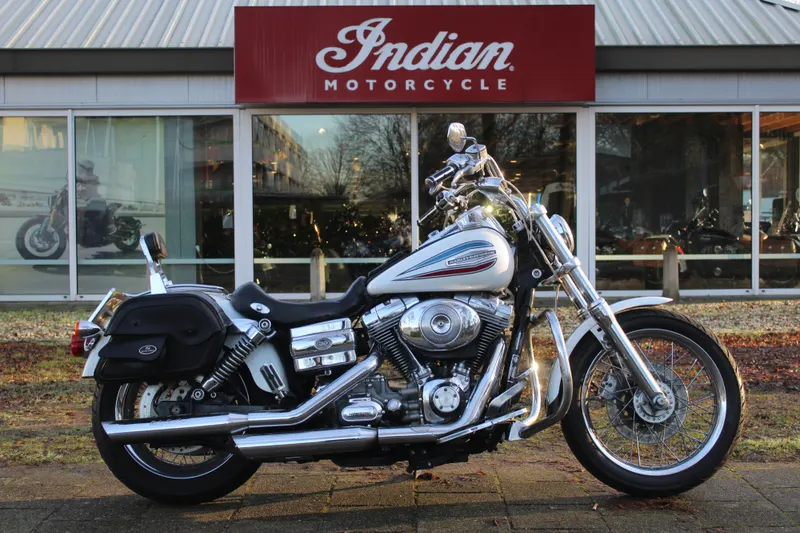 Harley-Davidson Dyna Super Glide (2006)