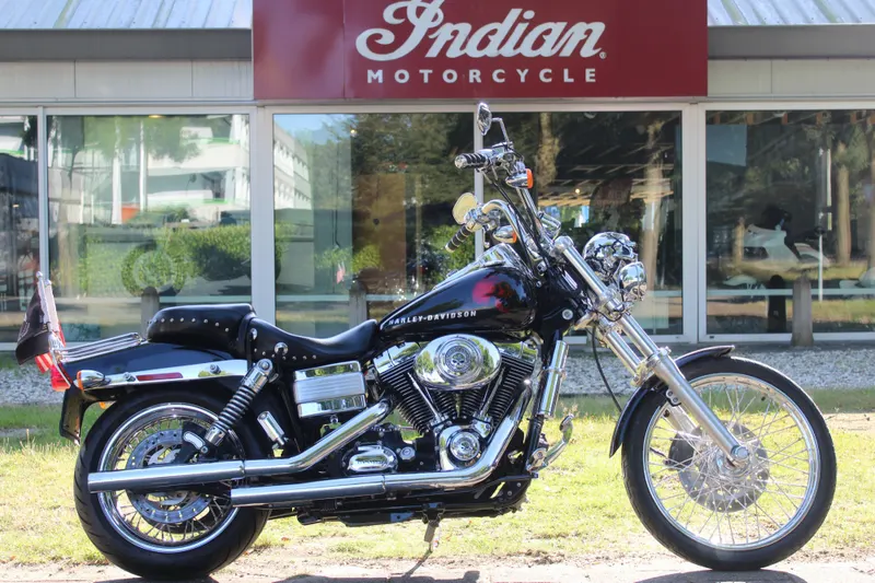 Harley-Davidson Wide Glide (2006)
