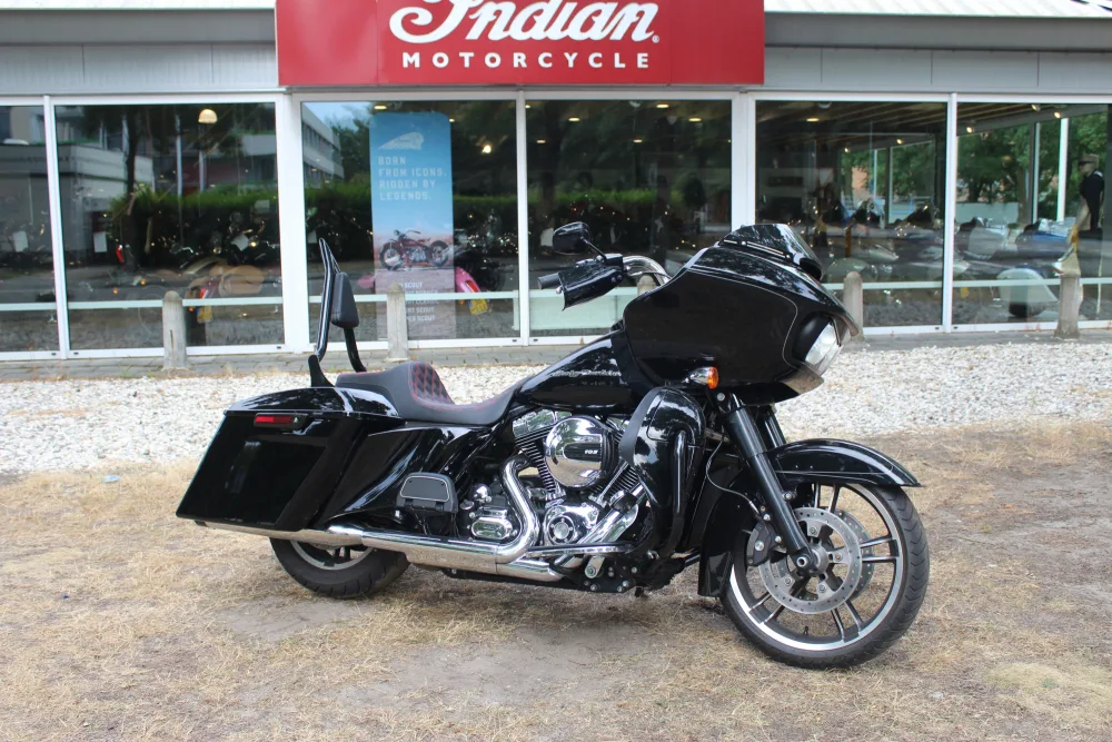 Harley-Davidson Road Glide (2016) — foto 1