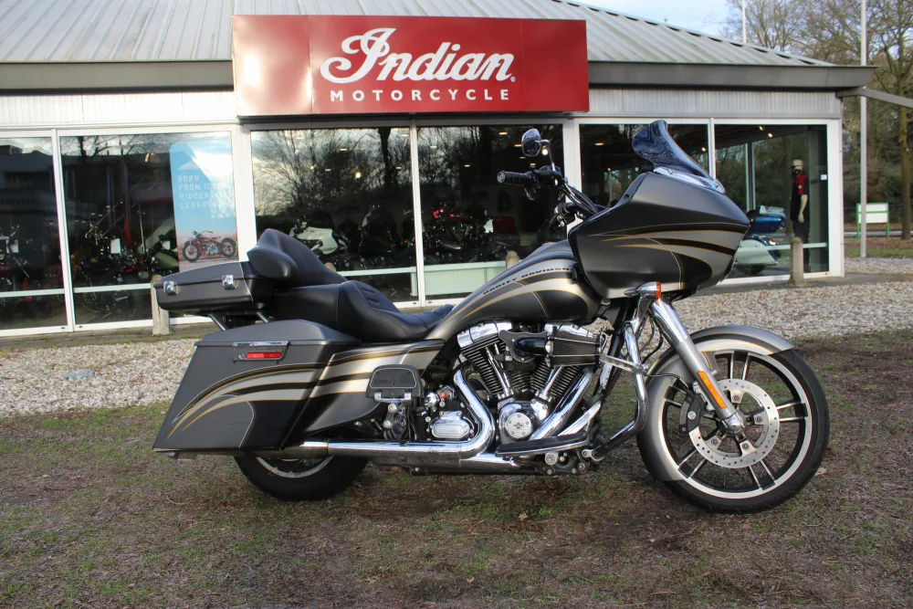 Harley-Davidson Road Glide (2013) — foto 1