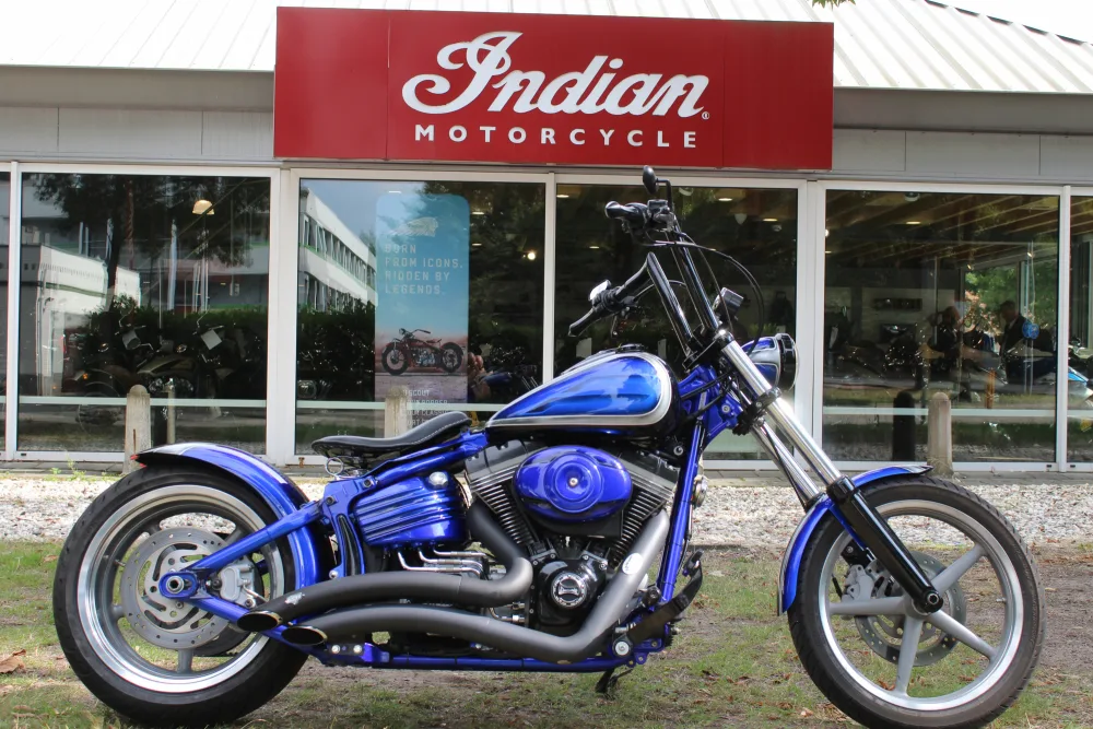 Harley-Davidson Rocker C (2008) — foto 1