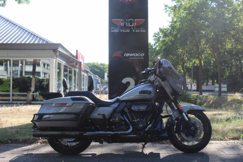 Harley-Davidson Street Glide (2023)