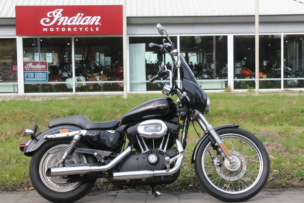 Harley-Davidson 883 Custom 53 (2005) — foto 1