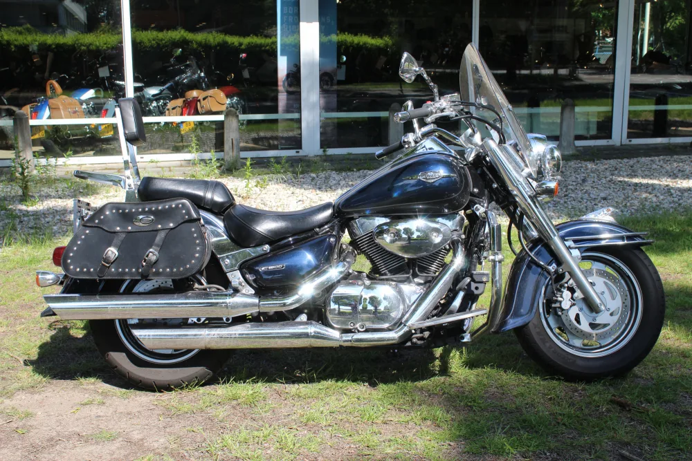 Suzuki VL 1500 Intruder (2006) — foto 1