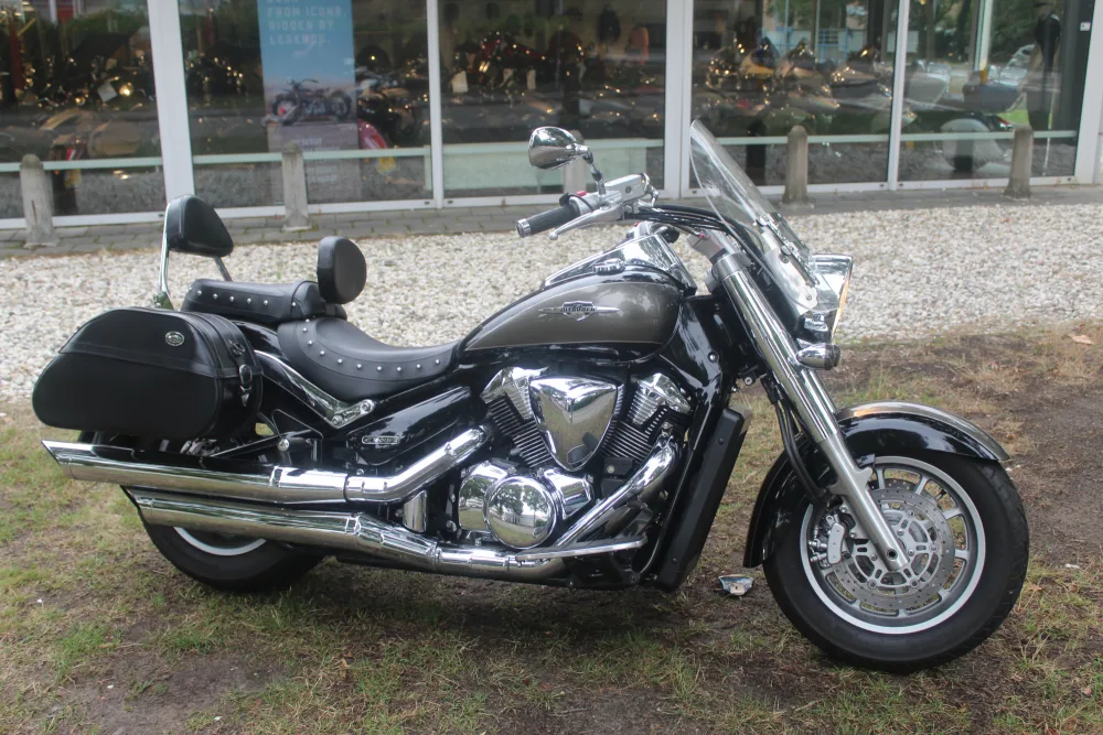 Suzuki VLR 1800 VLR1800T (2012) — foto 1