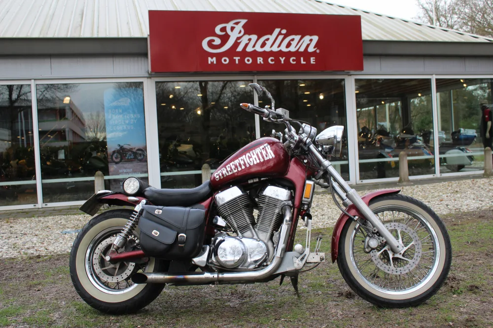 Suzuki VS 1400 Intruder (1994) — foto 1