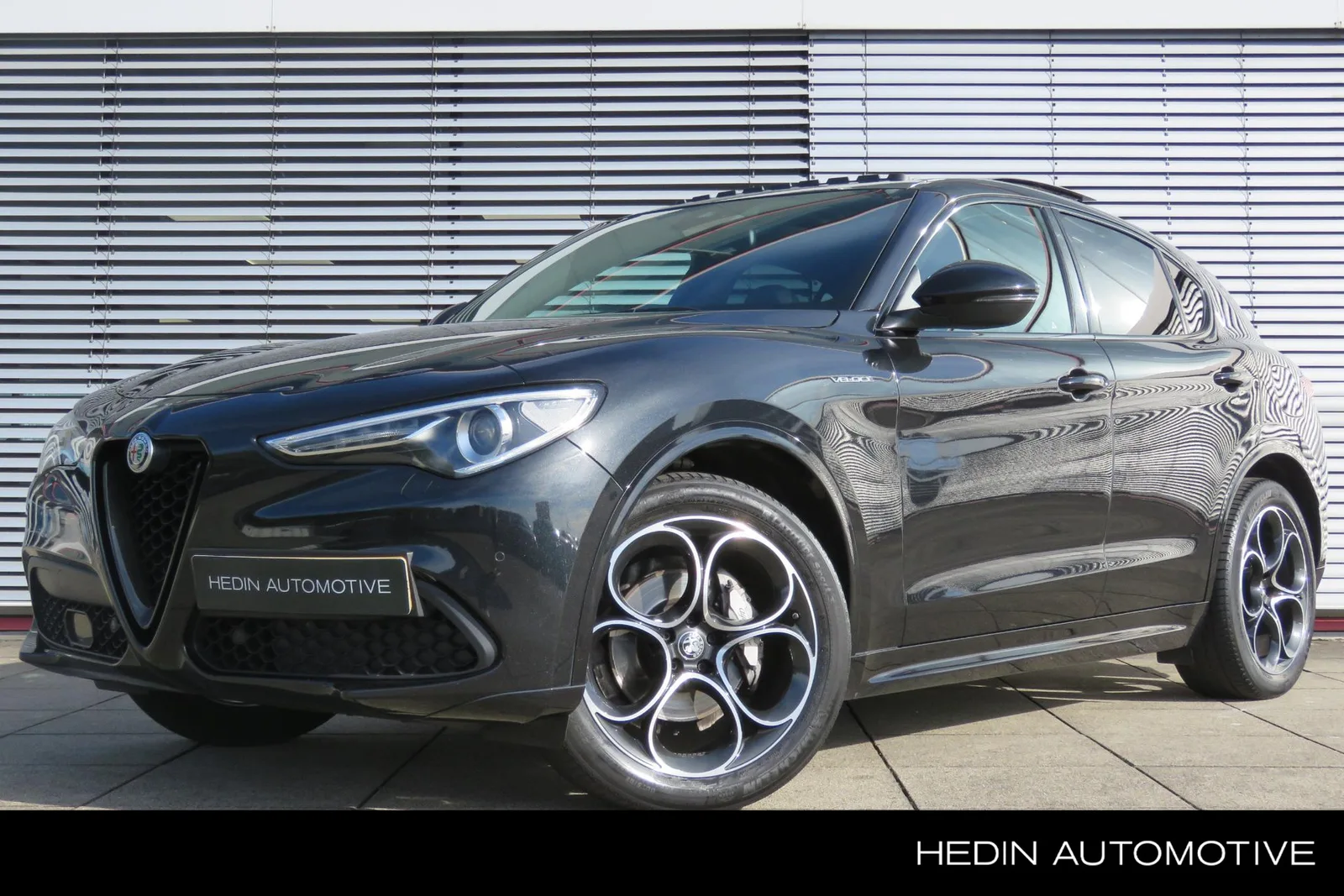 Alfa Romeo Stelvio (2022) — foto 1