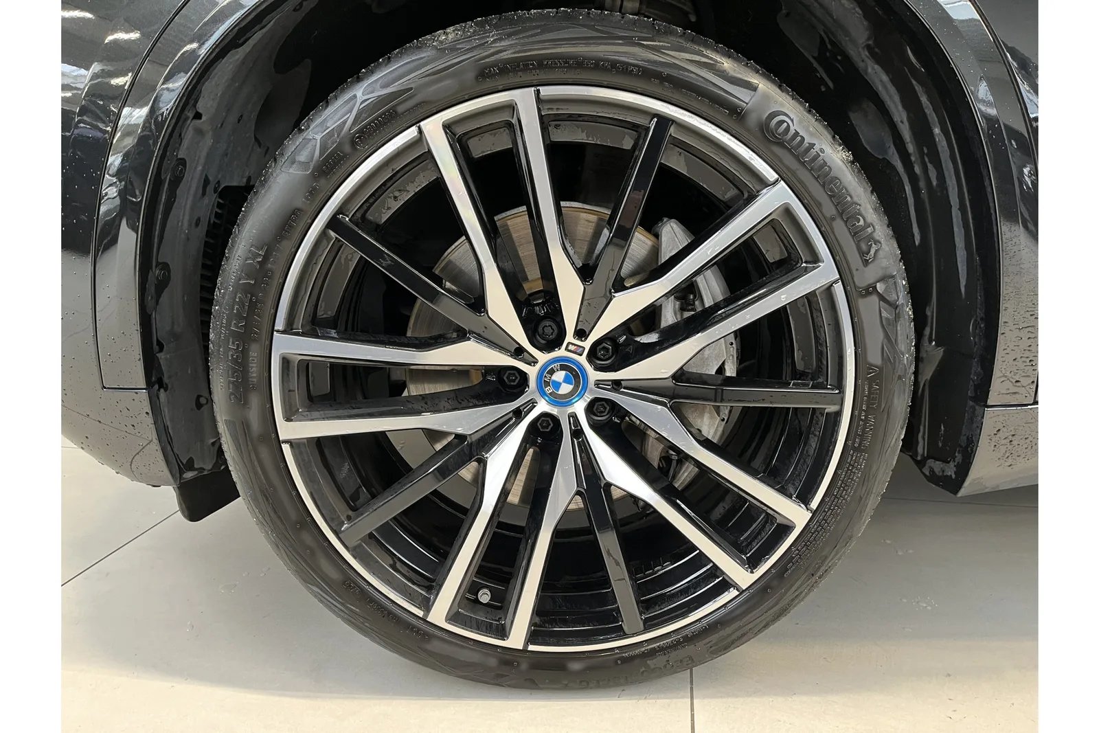 BMW X5 (2025) — foto 1
