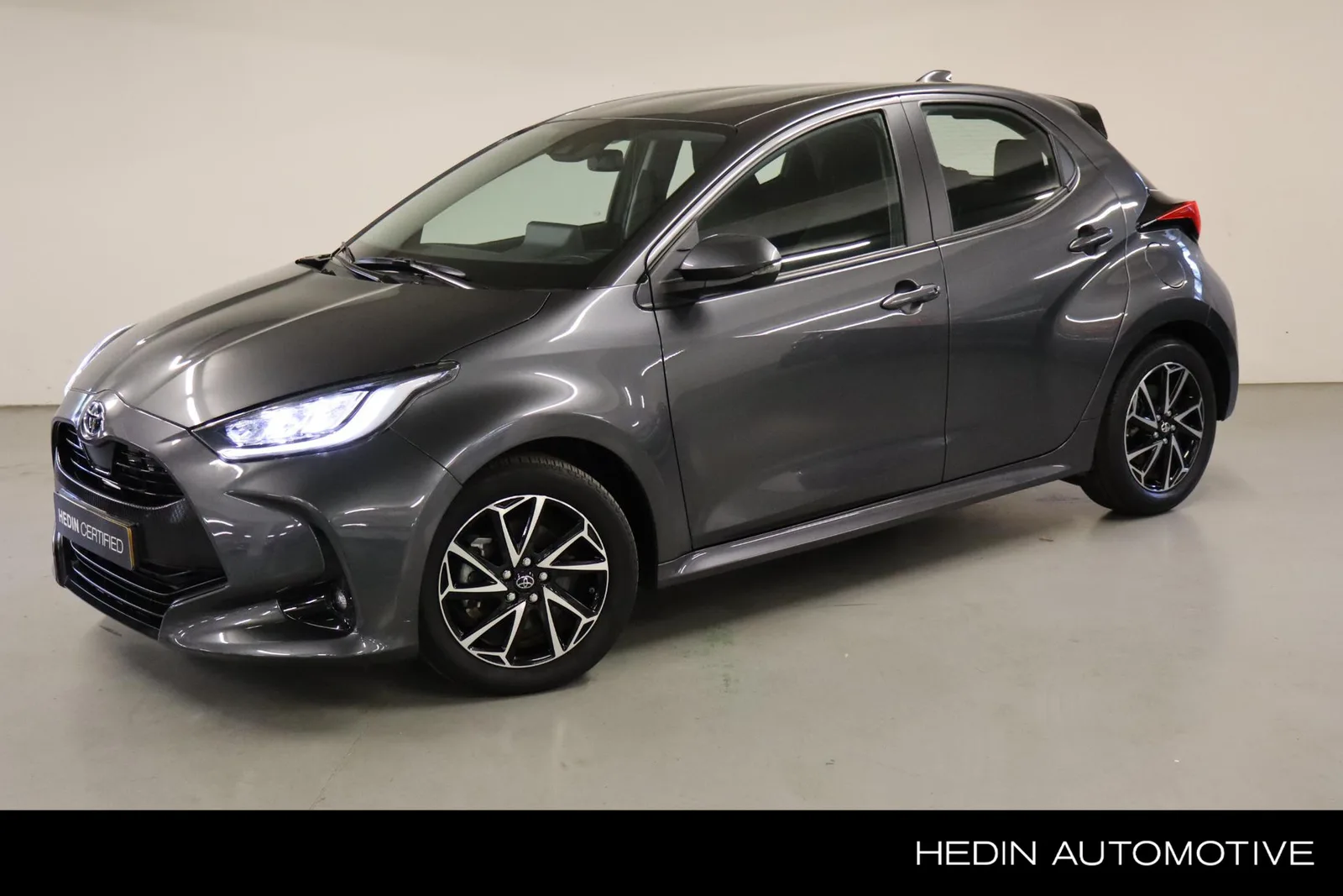 Toyota Yaris (2022) — foto 1