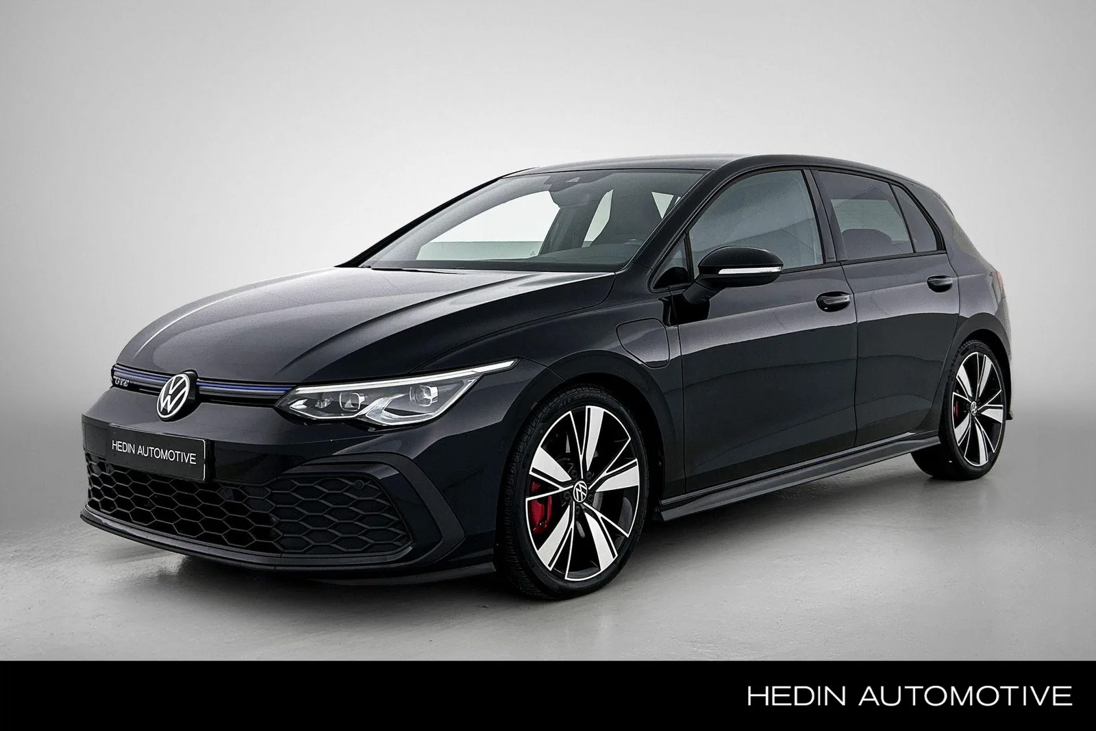 Volkswagen Golf (2021) — foto 1