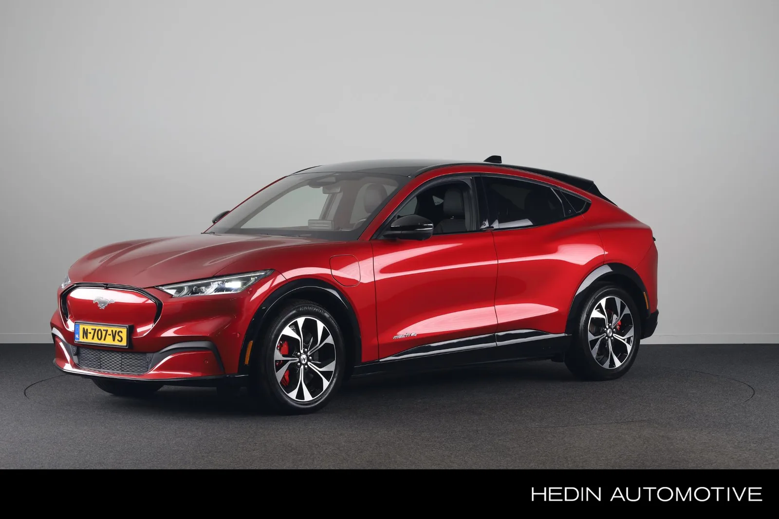 Ford Mustang Mach-E (2021) — foto 1