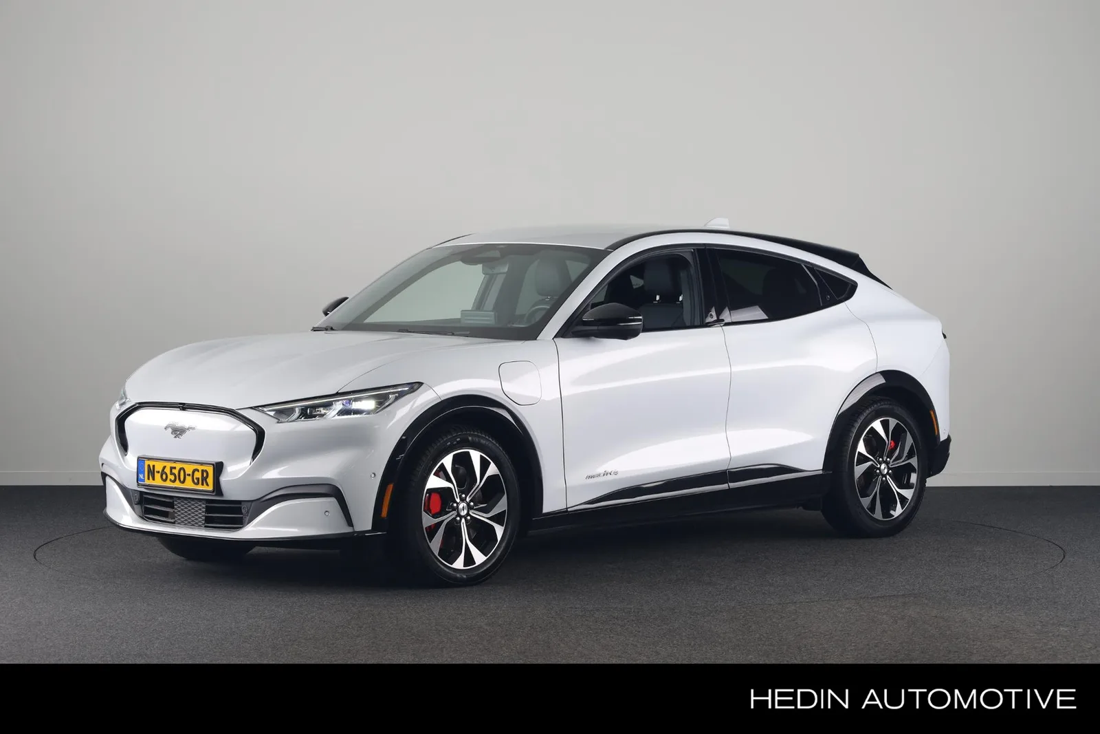 Ford Mustang Mach-E (2021) — foto 1