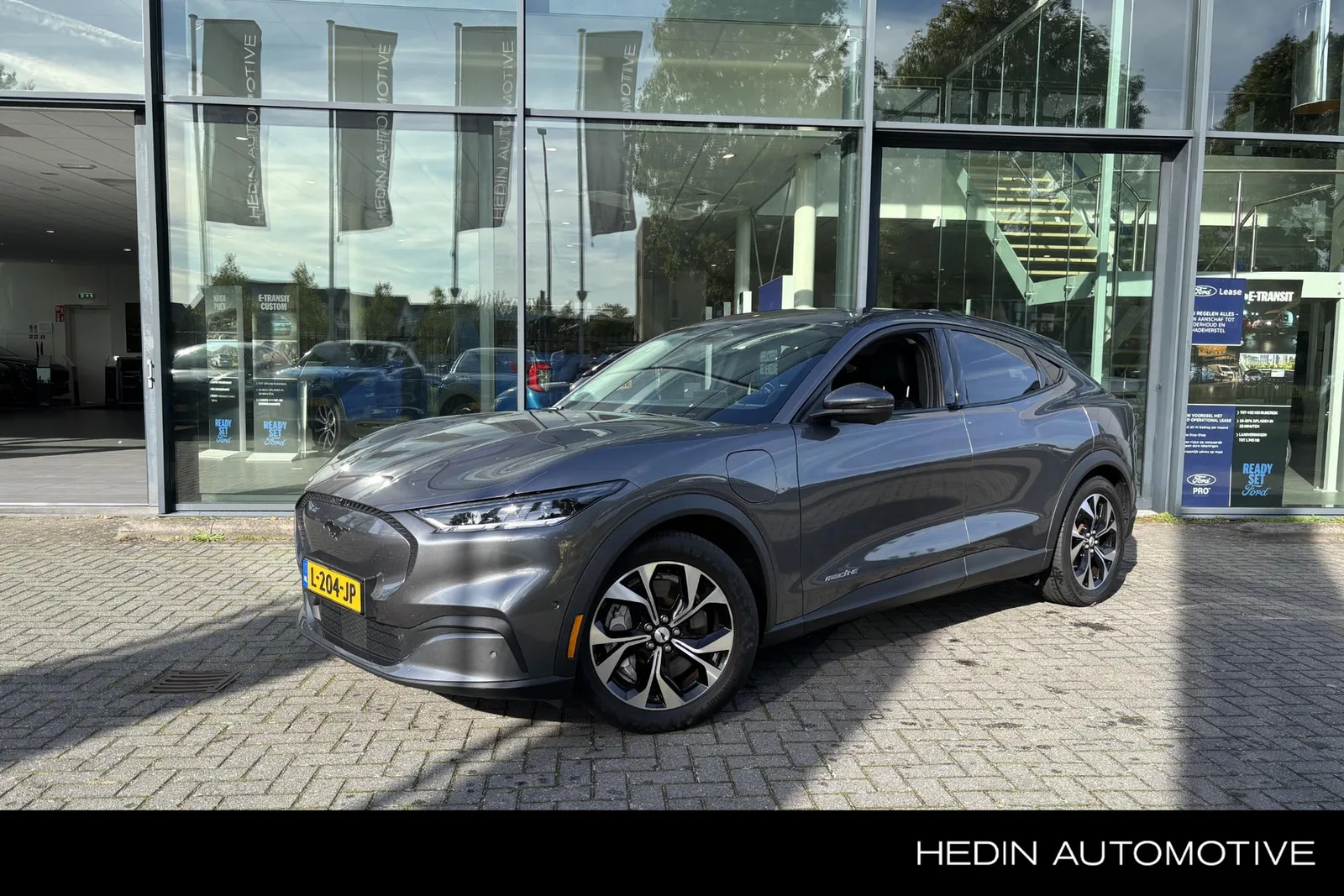 Ford Mustang Mach-E (2021) — foto 1