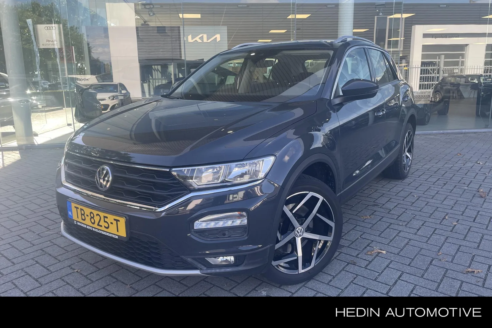Volkswagen T-Roc (2018) — foto 1