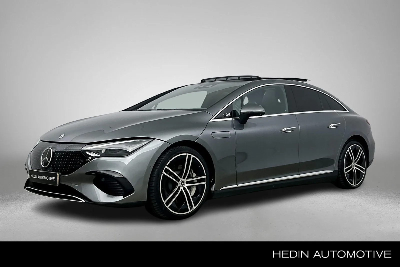 Mercedes-Benz EQE (2022) — foto 1