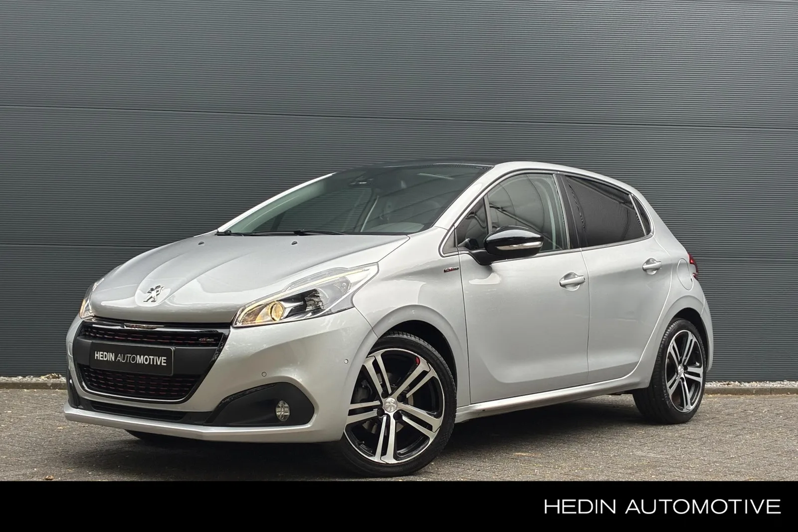 Peugeot 208 (2018) — foto 1