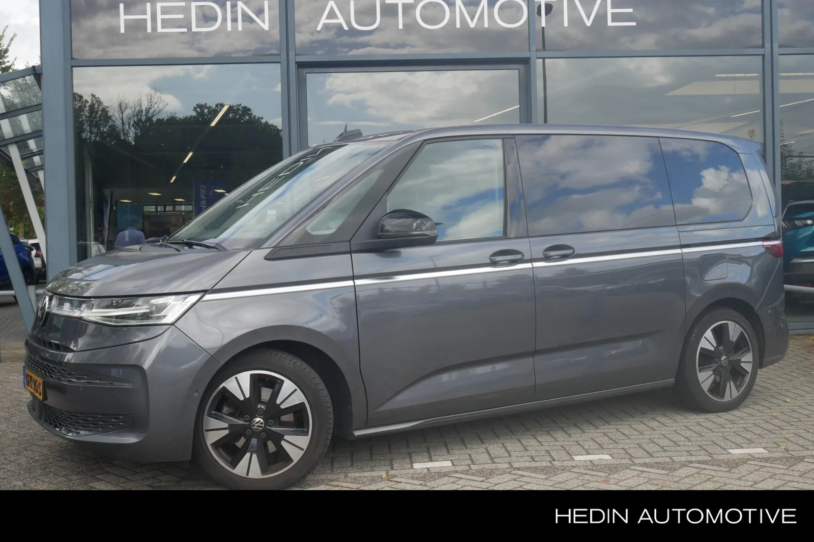 Volkswagen Multivan (2022) — foto 1