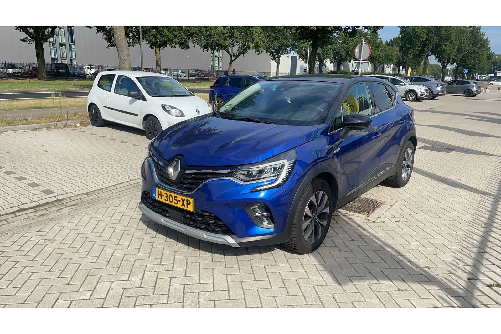 Renault Captur (2020) — foto 1