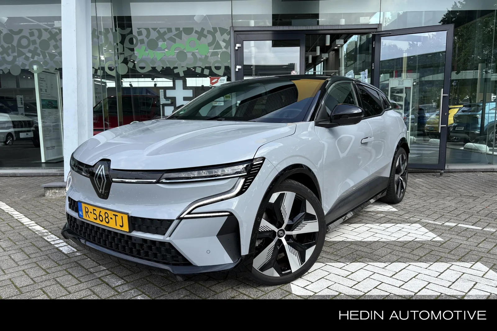 Renault Mégane E-Tech (2022) — foto 1