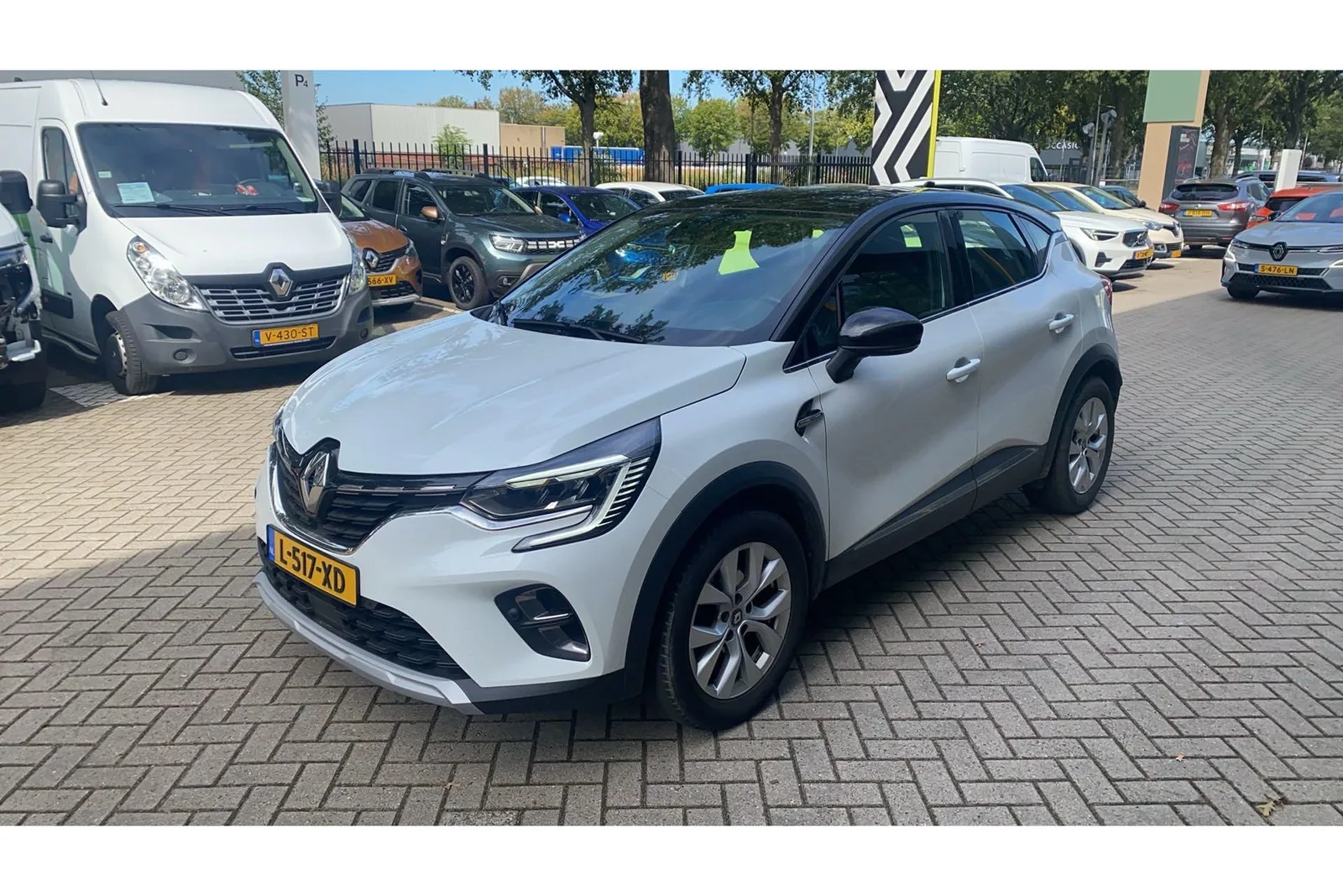 Renault Captur (2020) — foto 1