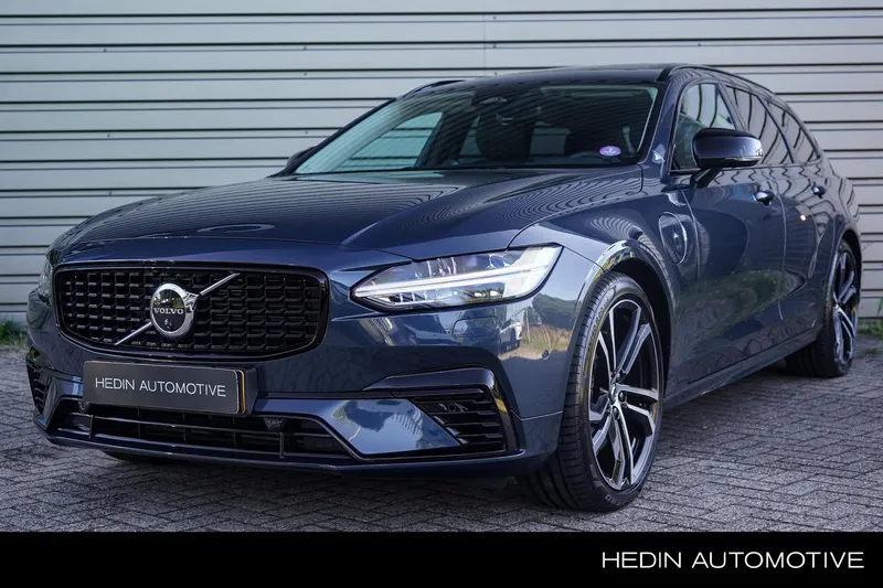 Volvo V90 (2025)
