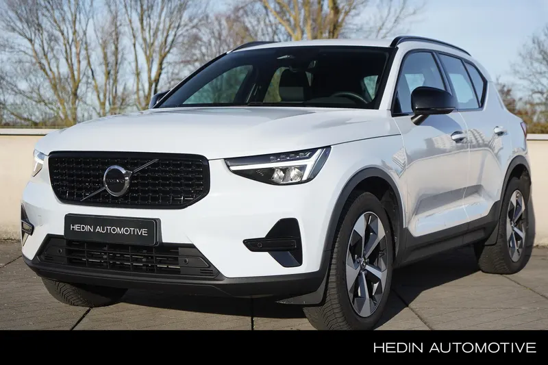 Volvo XC40 (2025)