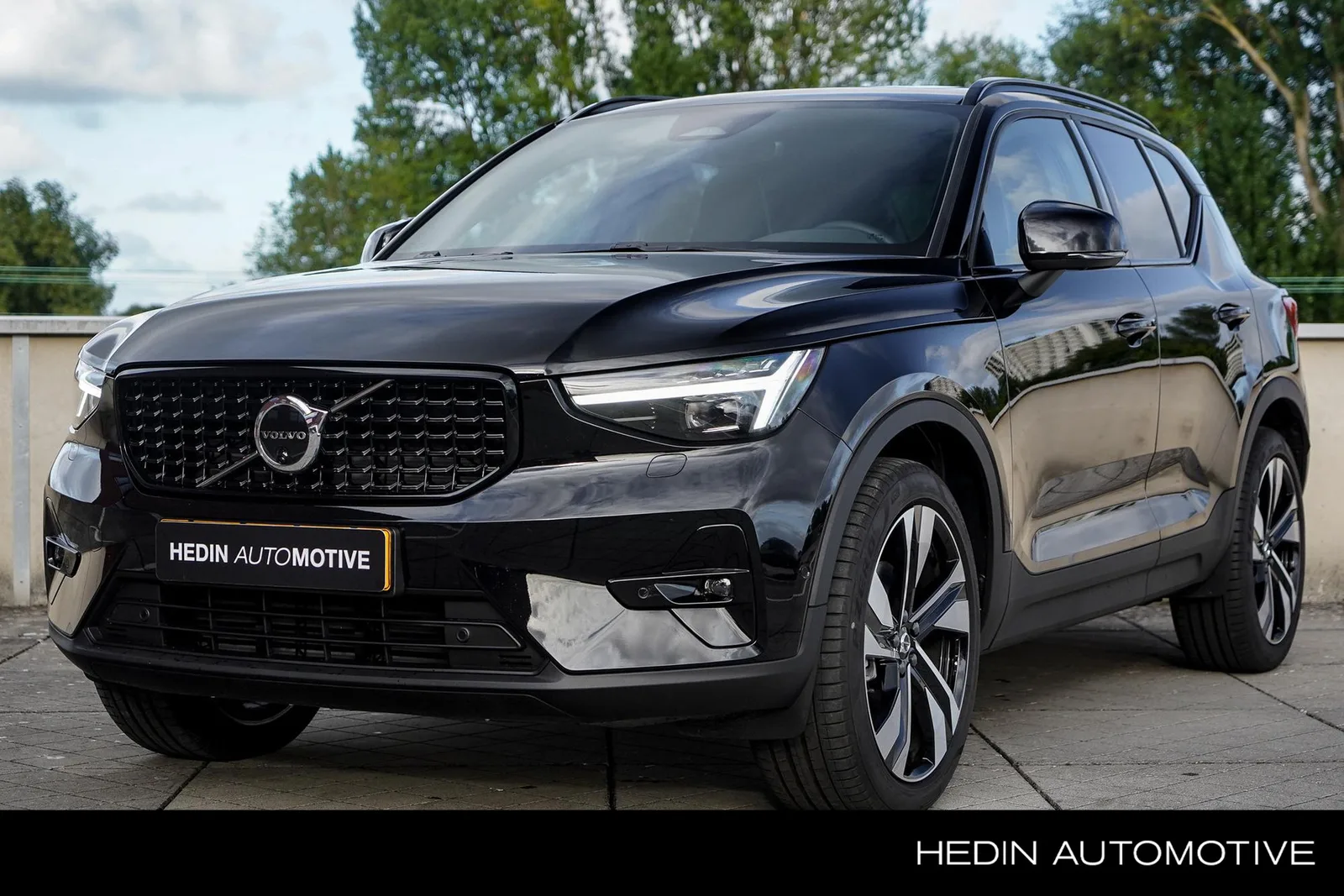 Volvo XC40 (2026) — foto 1