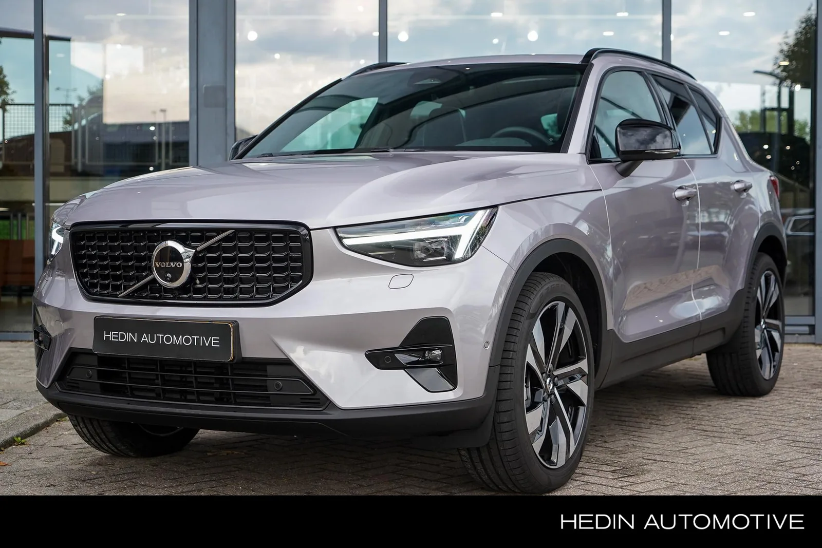 Volvo XC40 (2026) — foto 1