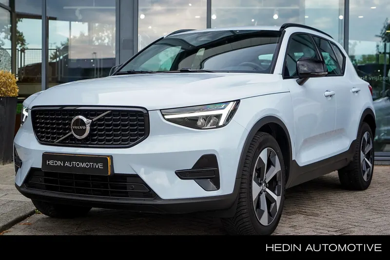 Volvo XC40 (2025)