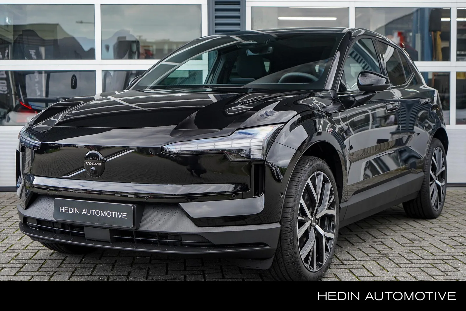 Volvo EX30 (2026) — foto 1