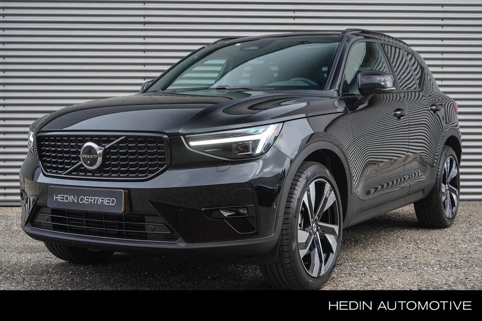 Volvo XC40 (2026) — foto 1