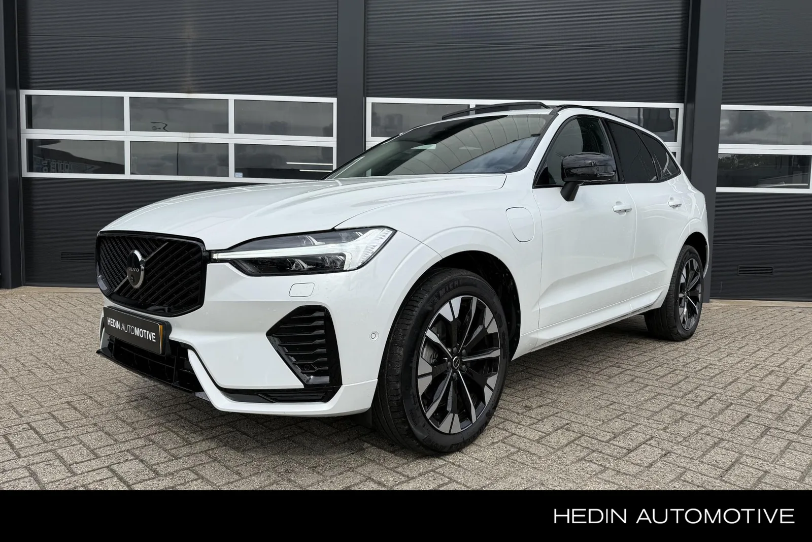 Volvo XC60 (2026) — foto 1