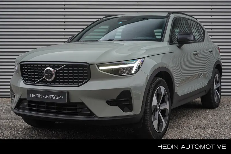 Volvo XC40 (2025)