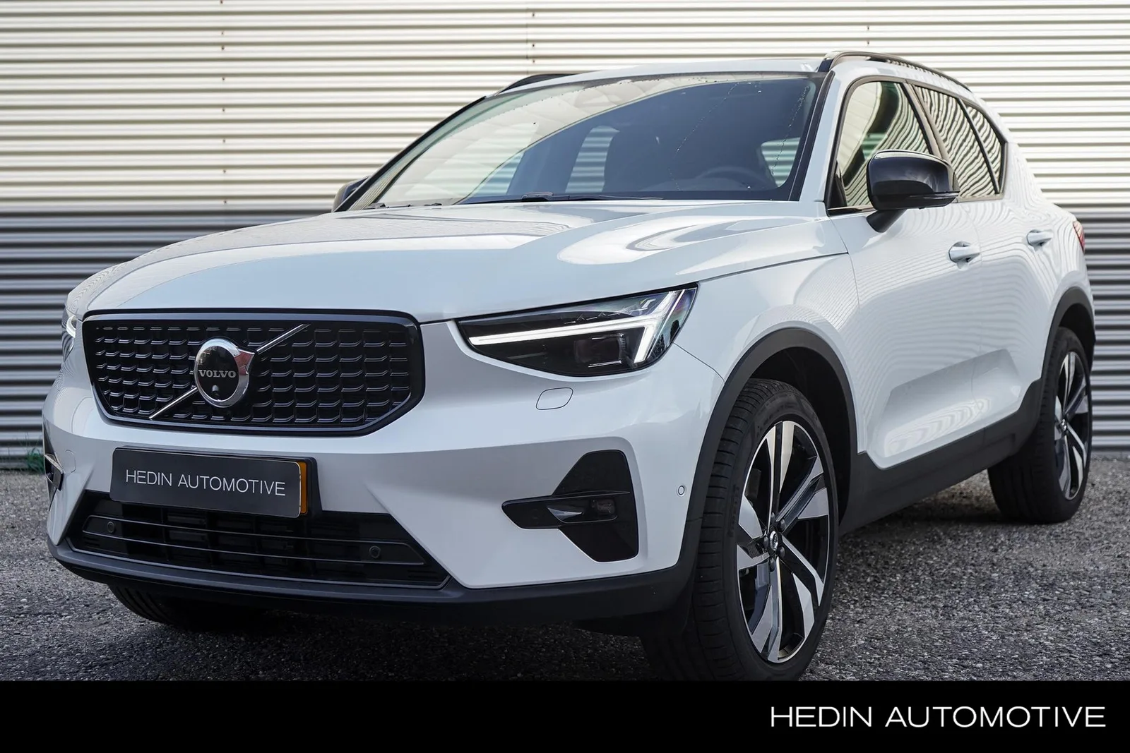 Volvo XC40 (2026) — foto 1