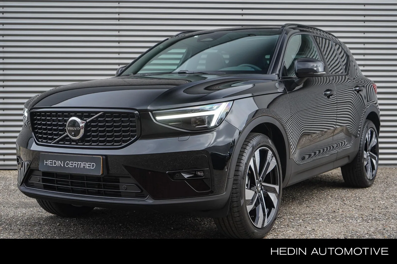 Volvo XC40 (2026) — foto 1