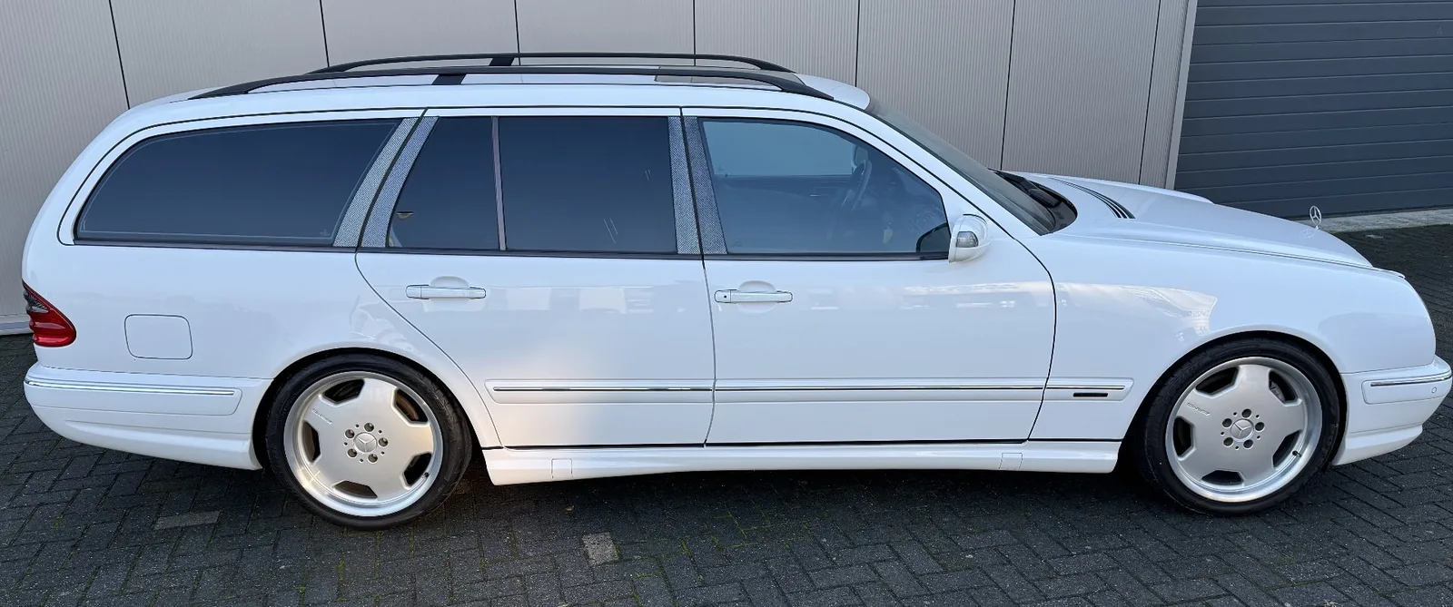 Mercedes-Benz E-Klasse (2001) — foto 1