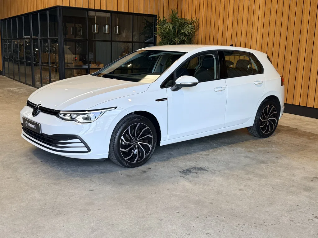 Volkswagen Golf (2020) — foto 1