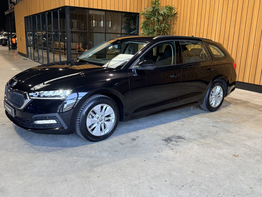 Škoda Octavia (2023) — foto 1