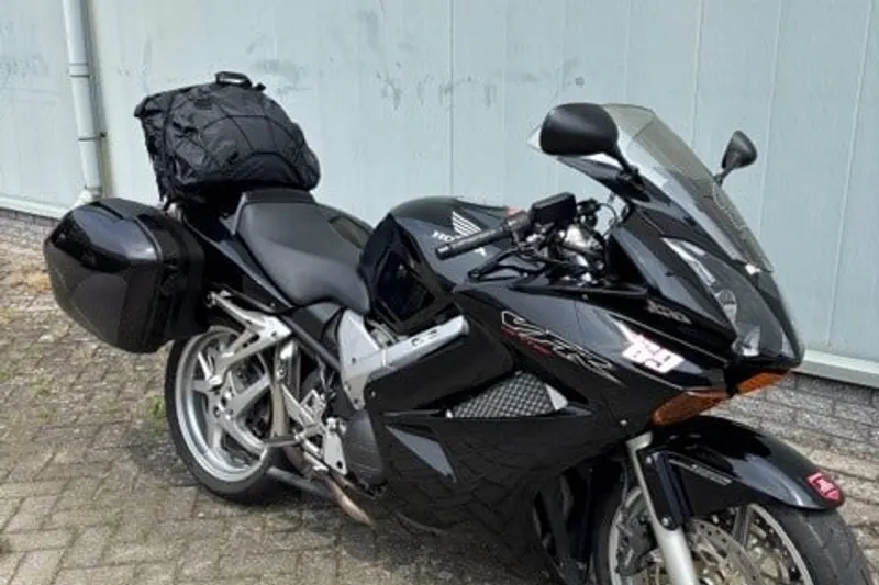 Honda VFR800 (2004)