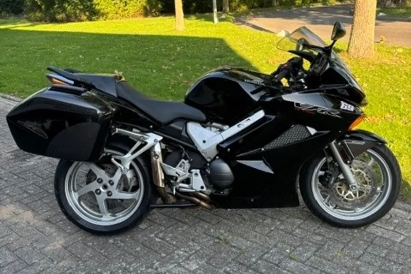 Honda VFR 800 (2003)
