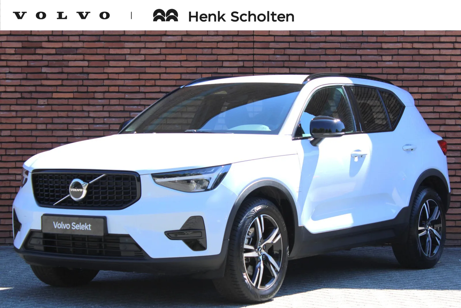 Volvo XC40 (2025) — foto 1