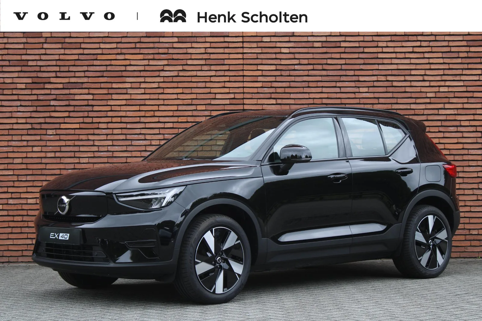Volvo EX40 (2025) — foto 1