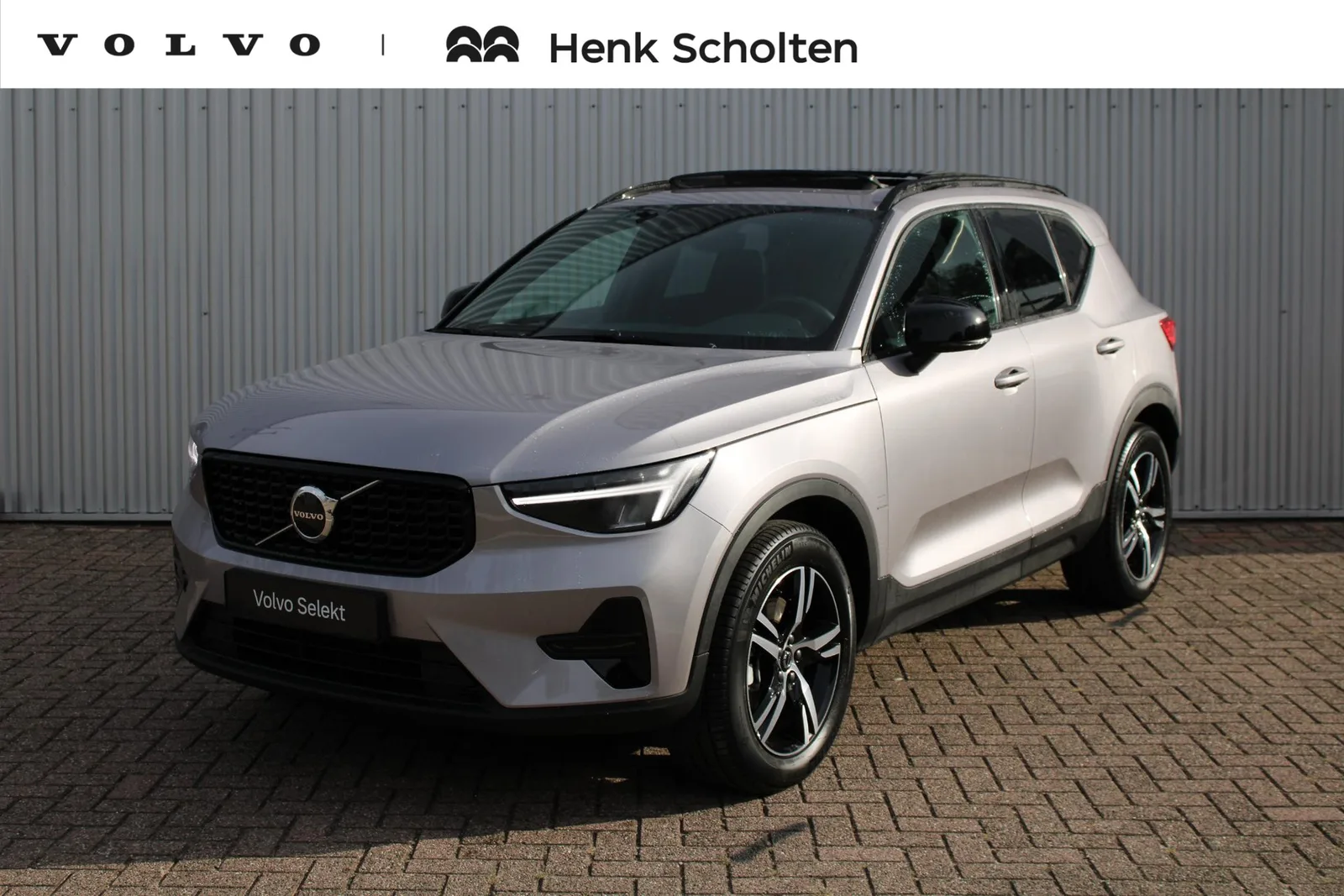 Volvo XC40 (2026) — foto 1