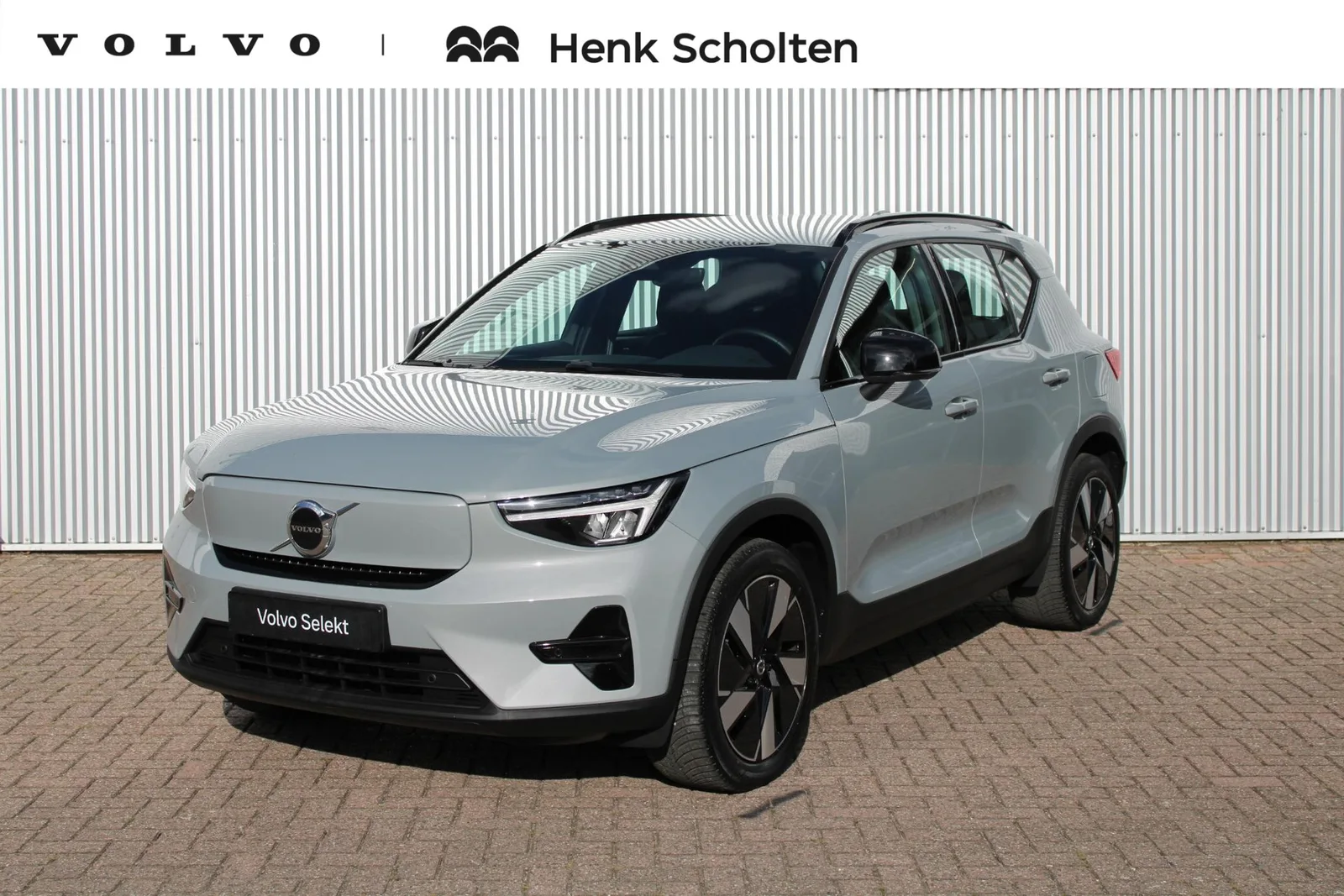 Volvo EX40 (2025) — foto 1