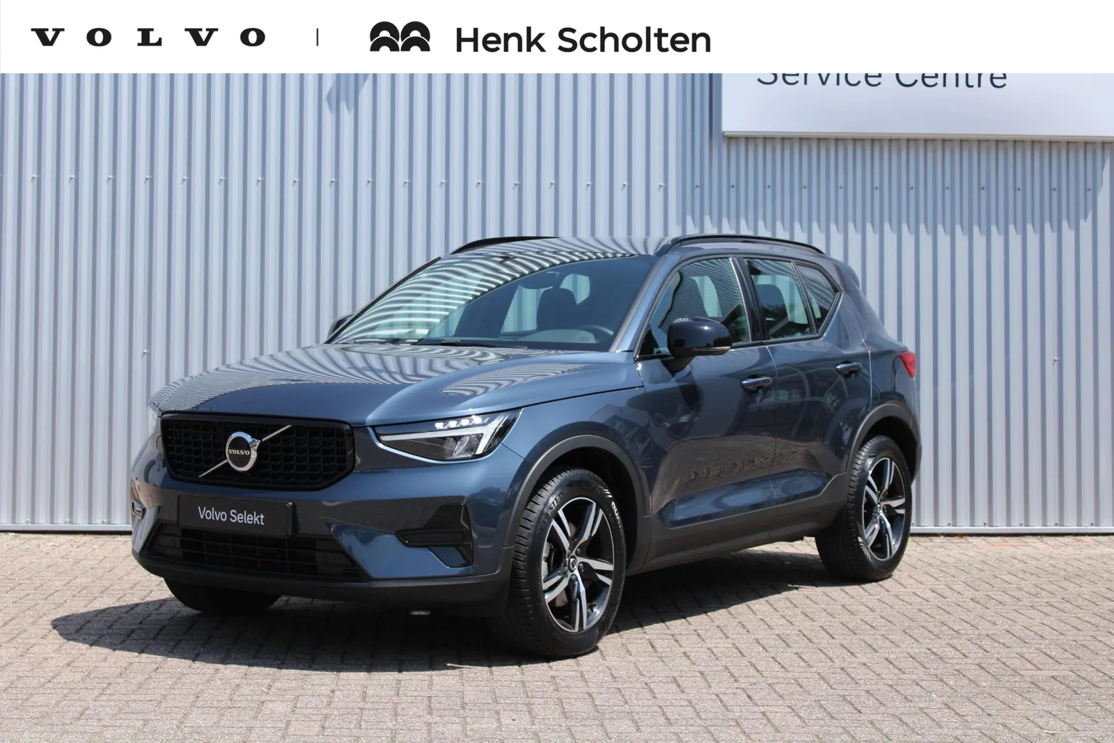 Volvo XC40 (2025) — foto 1