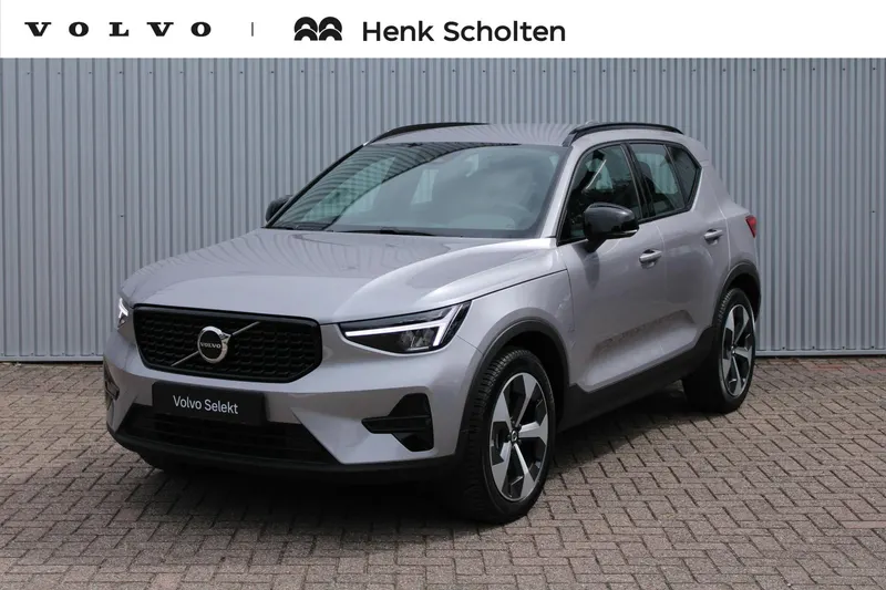 Volvo XC40 (2025)