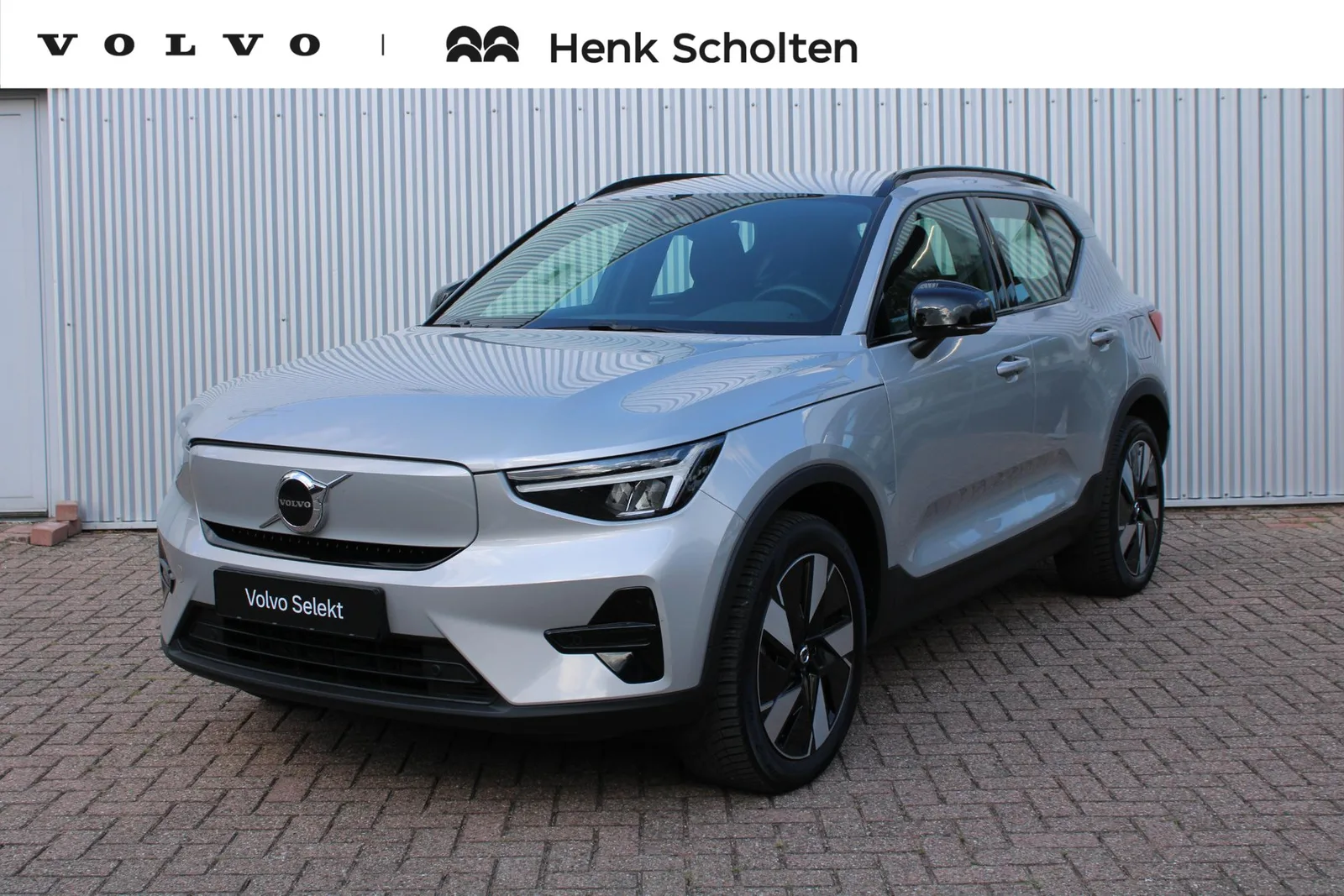 Volvo EX40 (2025) — foto 1
